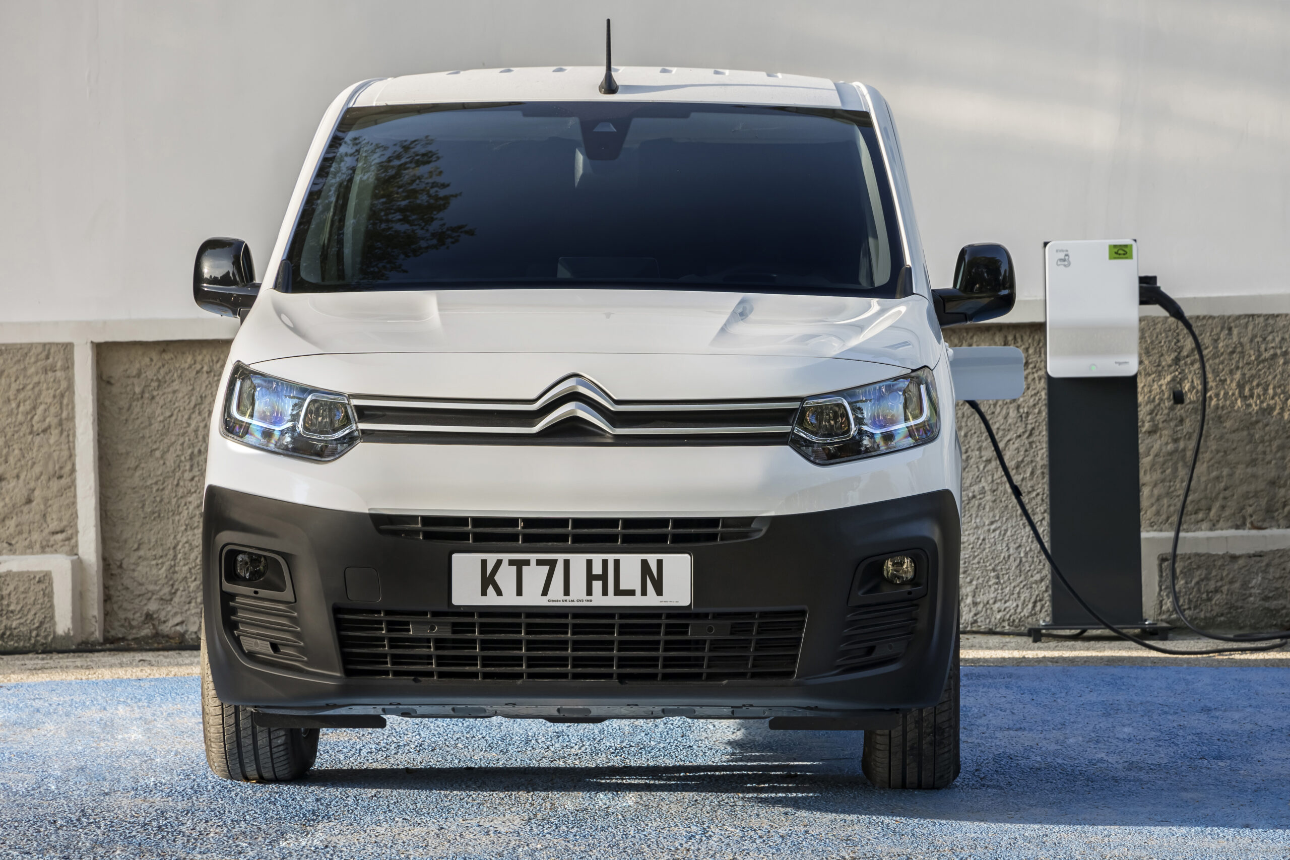White Citroen-e-Berlingo